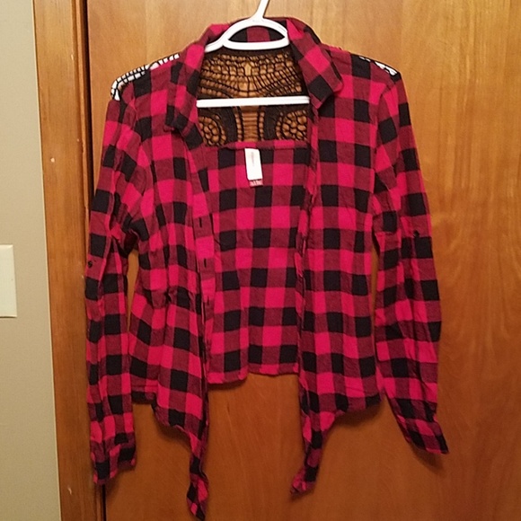 Buffalo plaid crop button down - Picture 1 of 4